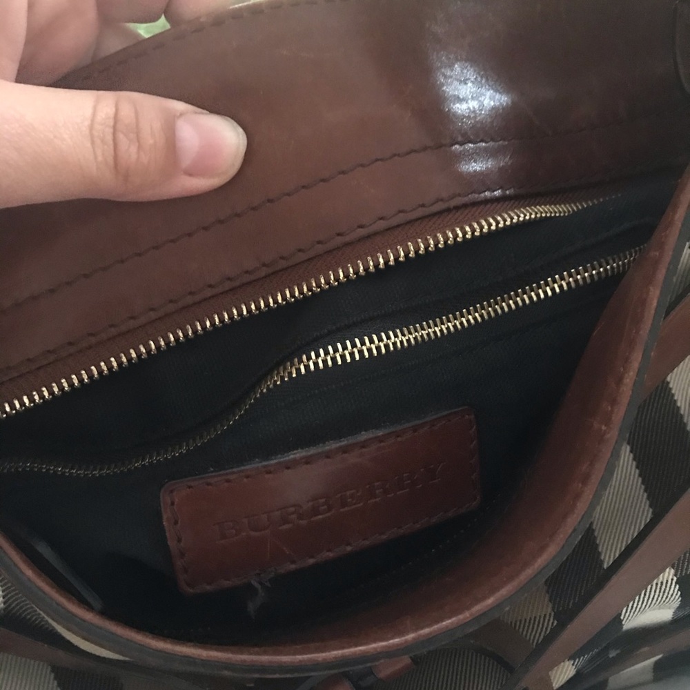 Burberry Dutton Hobo Bag - Picture 3 of 4